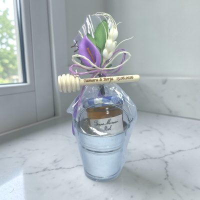 CUBO METAL MINI CON MIEL Y PALO CATADOR DECORADO